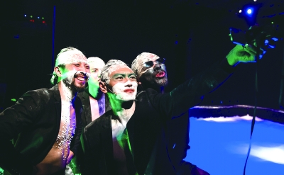 (记者刘淼)著名戏剧导演孟京辉的首个四面舞台作品《莎士比亚和狼》